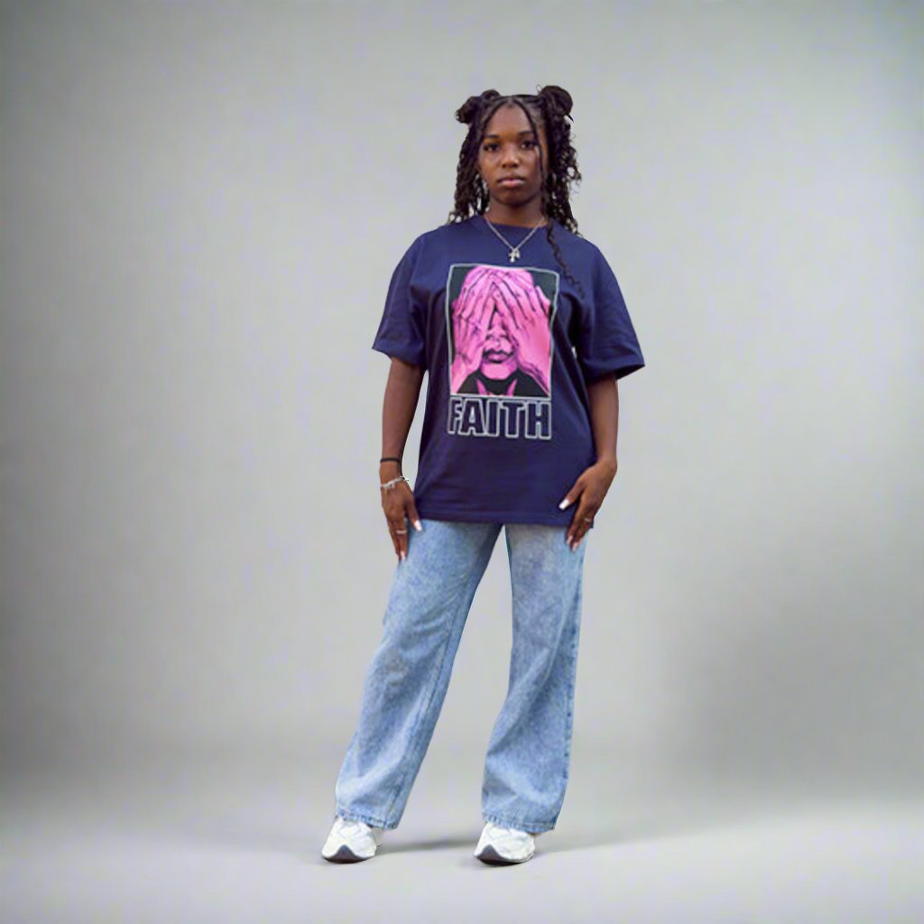 Faith skate T-shirt in midnight blue and pink on woman